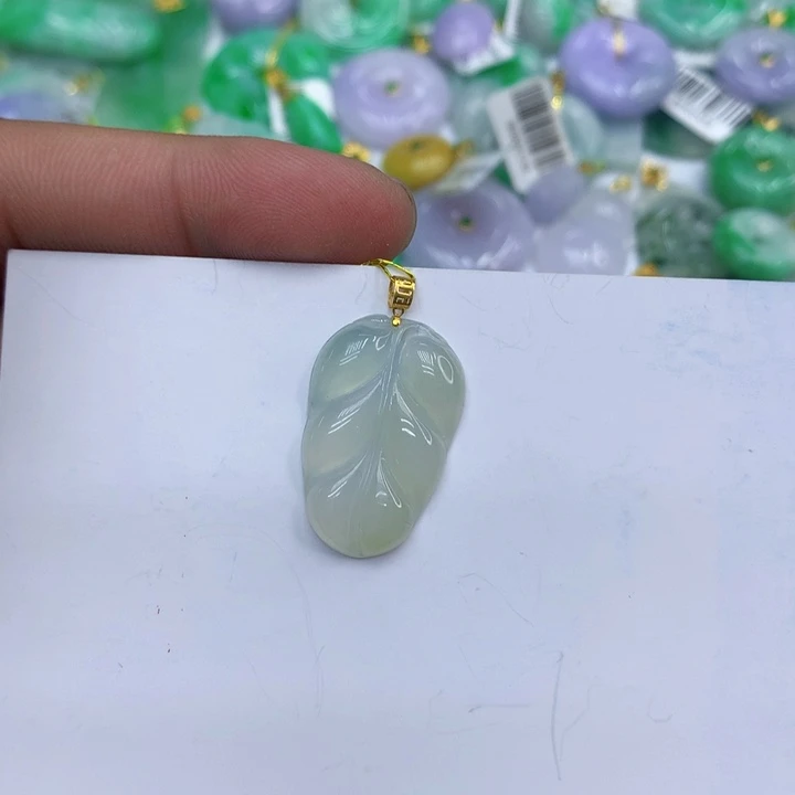 翡翠18K金镶嵌颈饰1111111