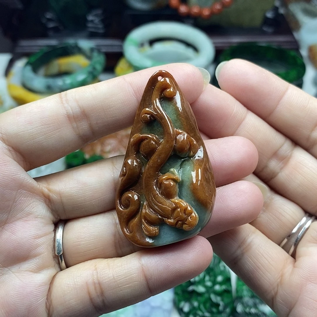 颈饰未镶嵌翡翠牌子