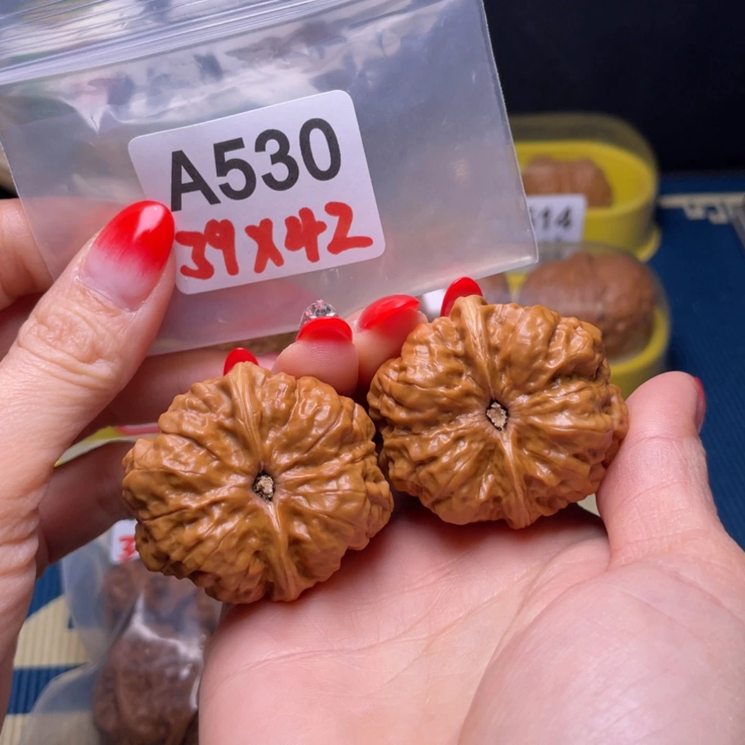 文玩核桃吊坠蛤蟆头