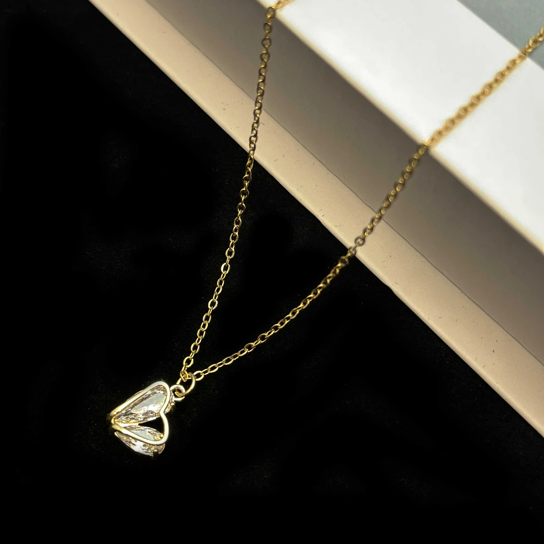 钛钢项链 镂空锆石爱心项链女款2024新款高级感轻奢气质锁骨链