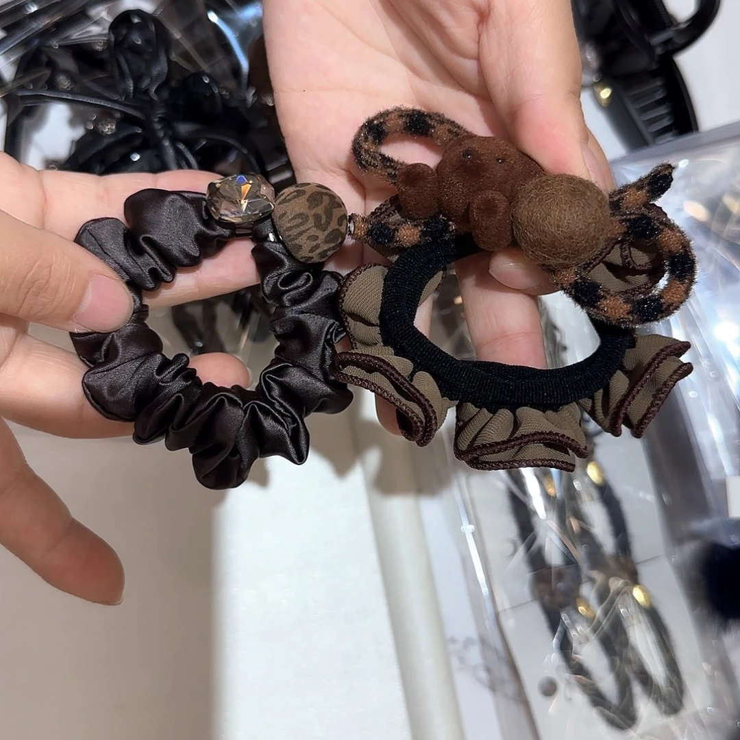 布艺非金属T07小熊➕钻钻发圈2个