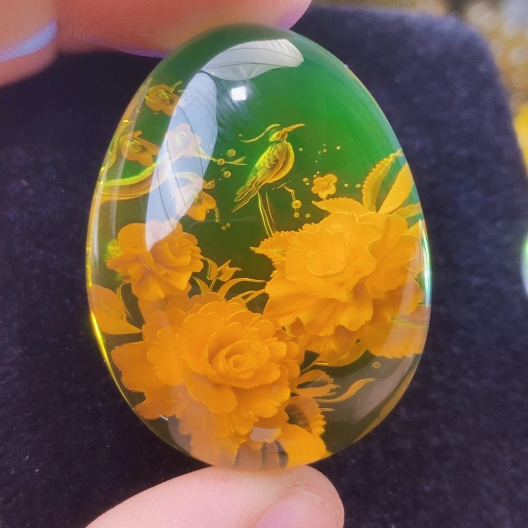 蓝珀未镶嵌颈饰蓝珀雕刻件