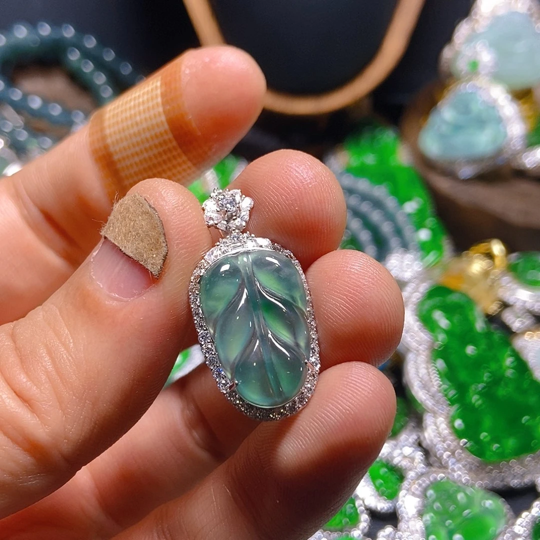 翡翠吊坠(不含链)银S925镶嵌石***?125吊坠