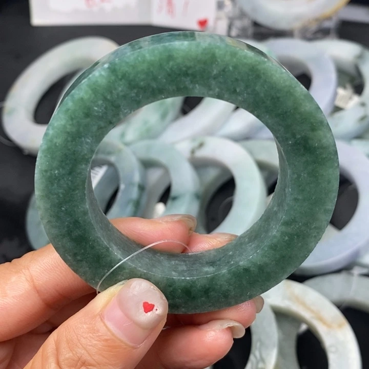 奈***版定制翡翠未镶嵌翡翠手镯