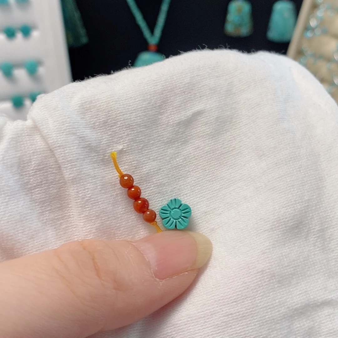 南红玛瑙未镶嵌珠宝奇石