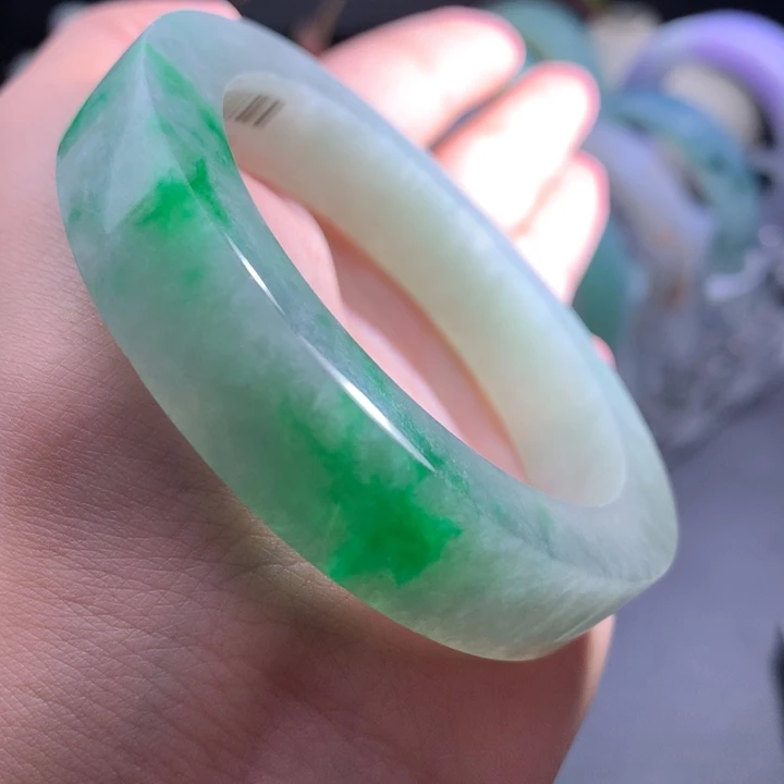 未镶嵌翡翠定制翡翠辣阳绿