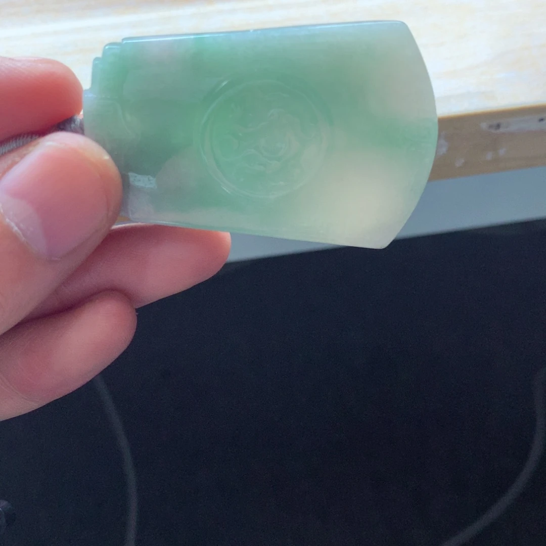 翡翠颈饰未镶嵌吊坠