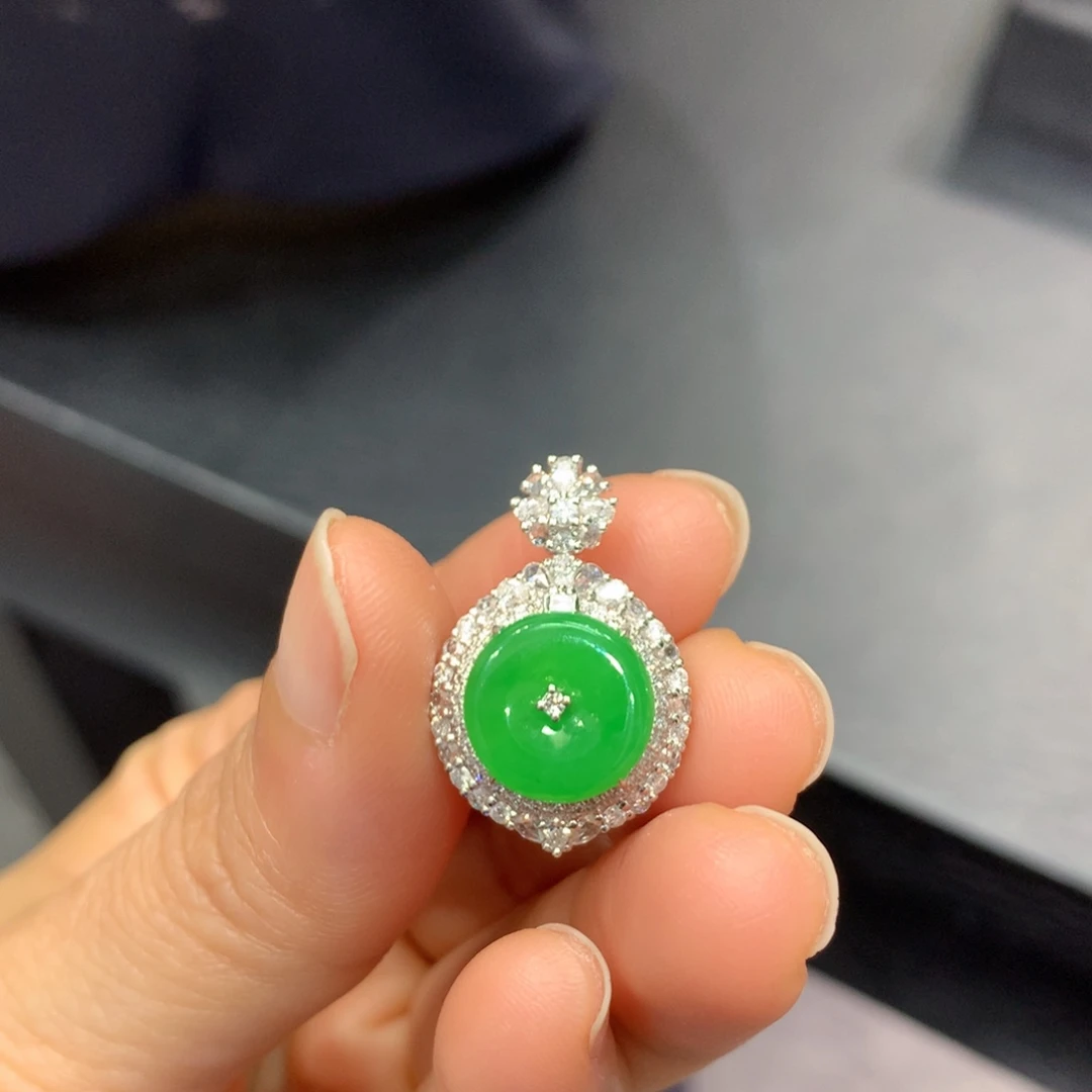 翡翠18K金镶嵌吊坠(不含链)