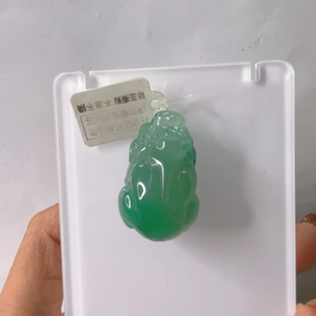 颈饰未镶嵌石英质玉