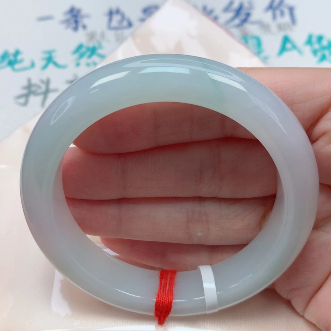 翡翠手镯未镶嵌56圈