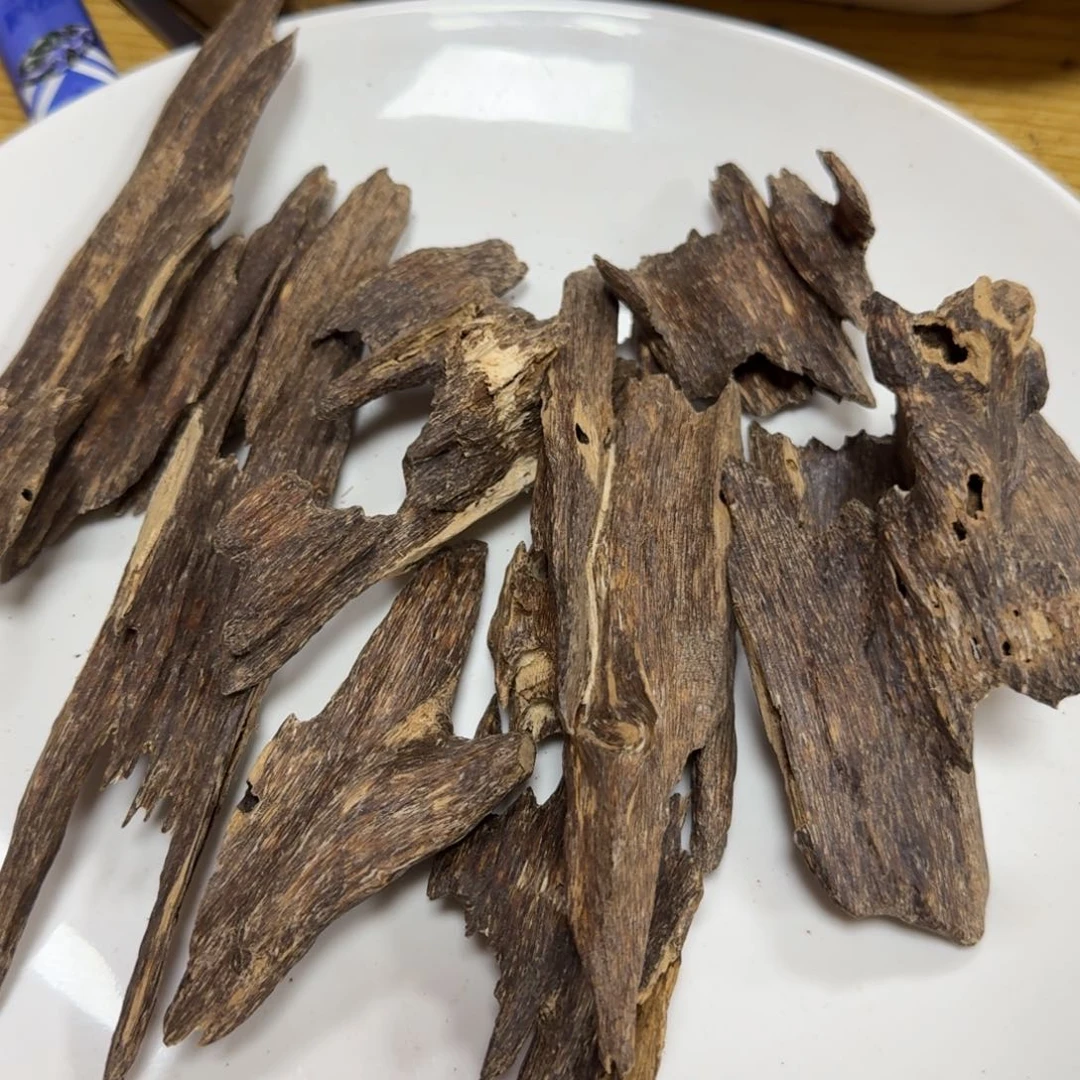 沉香沉香枕小*块料海南沉香虫漏86克多样性发货