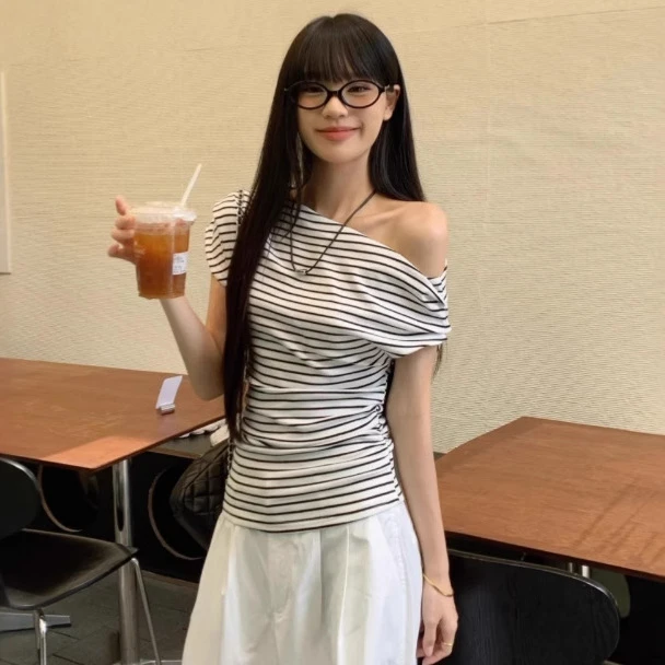 性感条纹露肩斜领短袖恤女夏季辣妹欲显瘦气质打底上衣女
