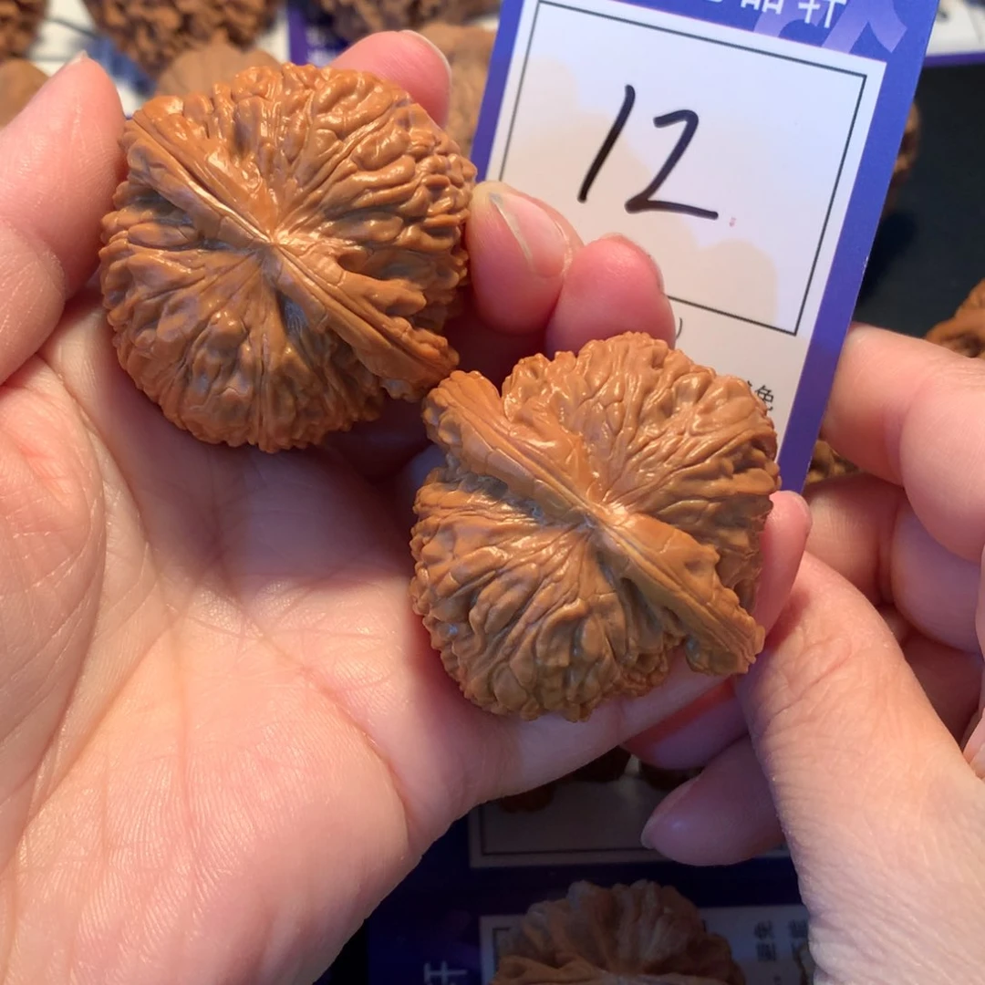 文玩核桃吊坠12白狮子4.4