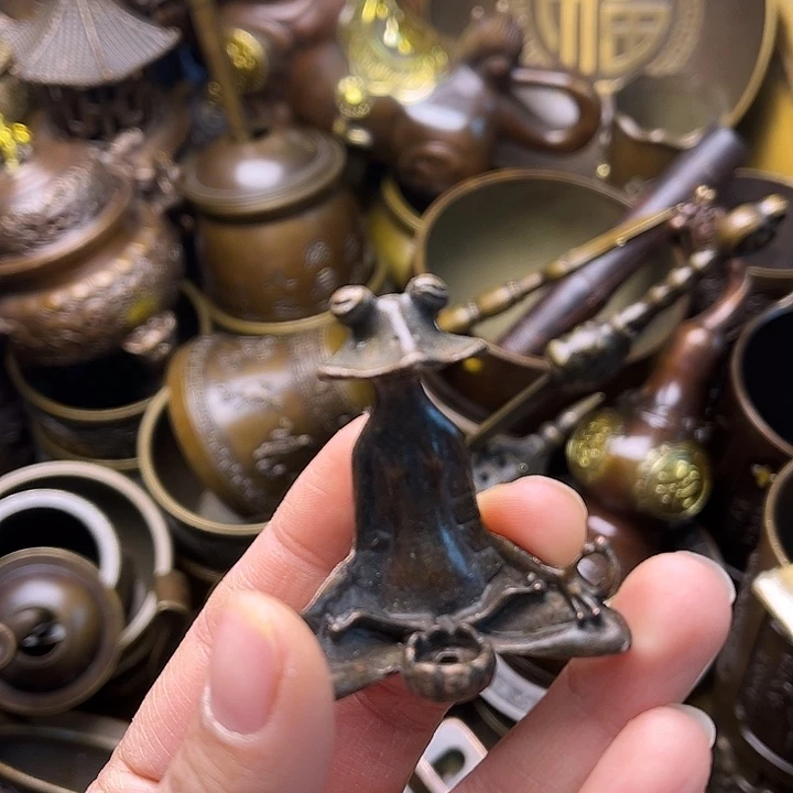 铜33468597688767889988