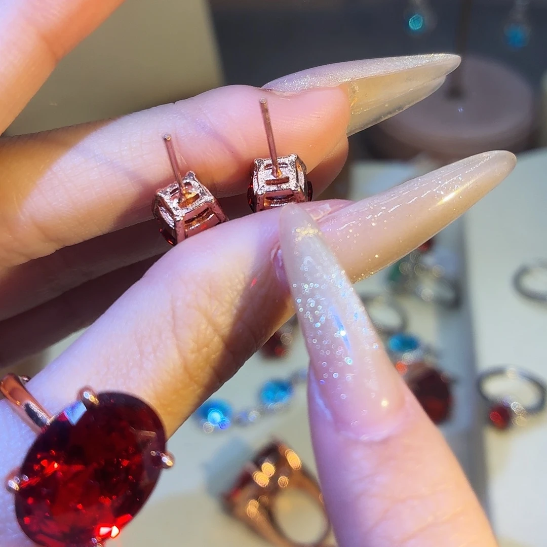 合成立方氧化锆合金小耳钉