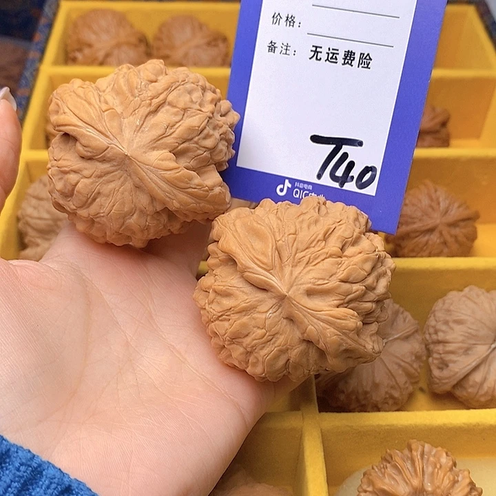 苍***狼文玩核桃把件文玩核桃龙鼎40