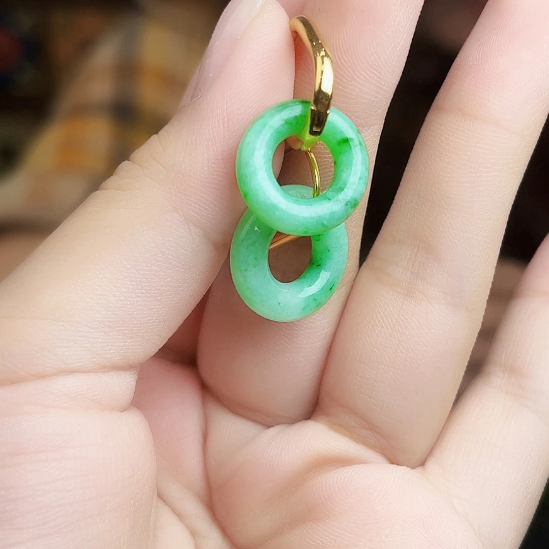 颈饰未镶嵌翡翠多样性