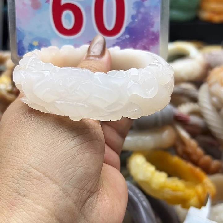 未镶嵌手镯石英岩玉