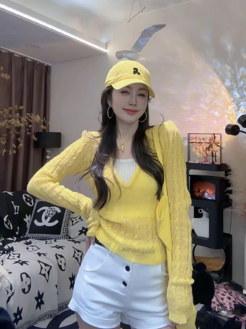 L.X~黄色V领麻花长袖针织衫韩版显瘦打底衫假两件垫肩小上衣6899