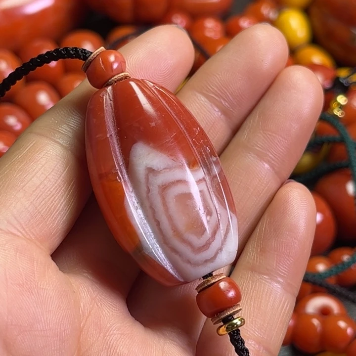 颈饰琉璃雨**猫琉璃………..