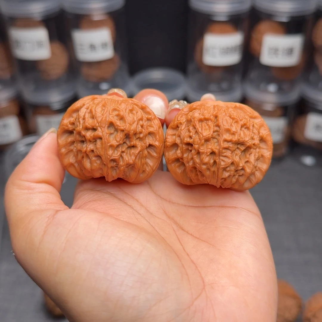 文玩核桃把件血麒麟