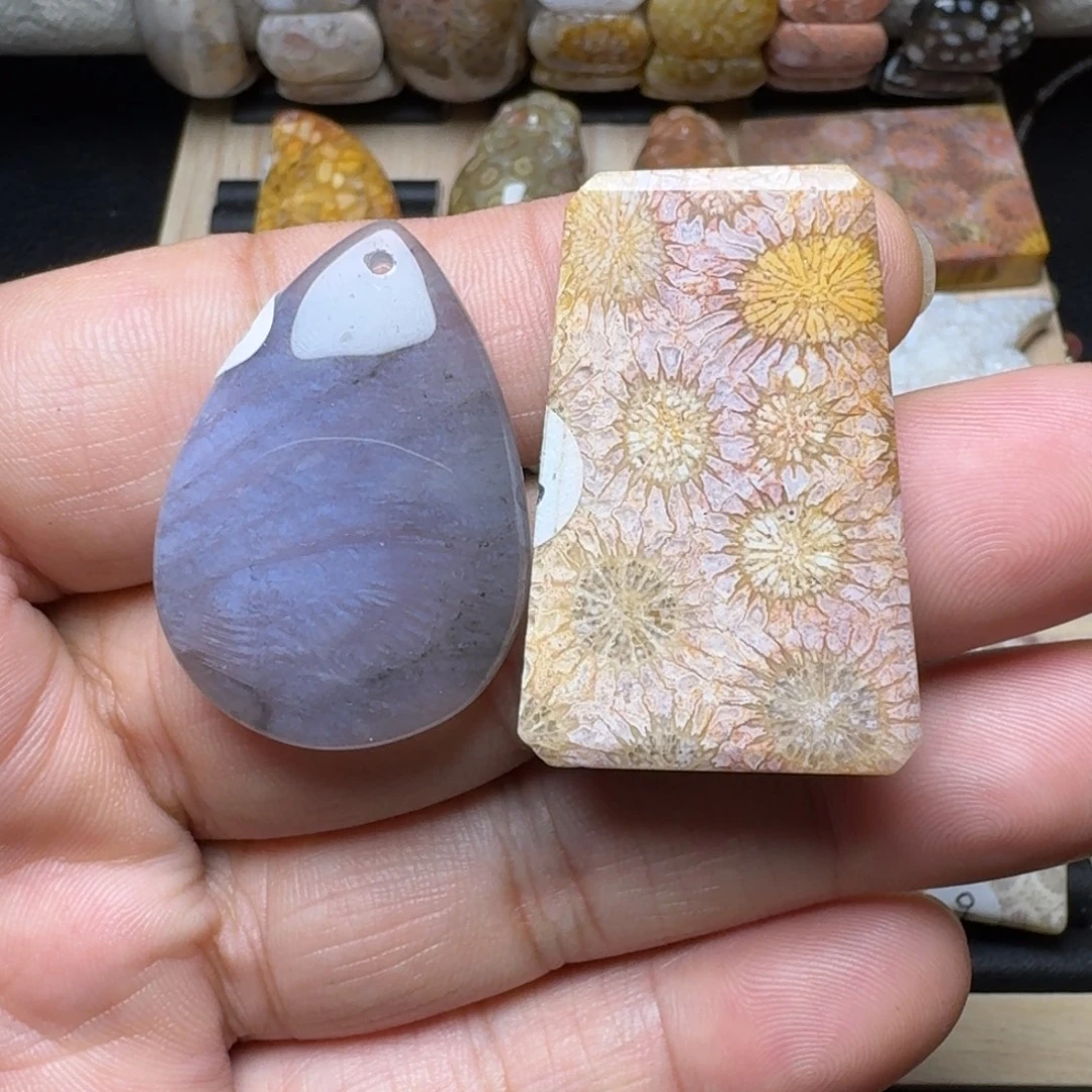*****未镶嵌纯天然色有机玉石保真色硅化玉福利特价