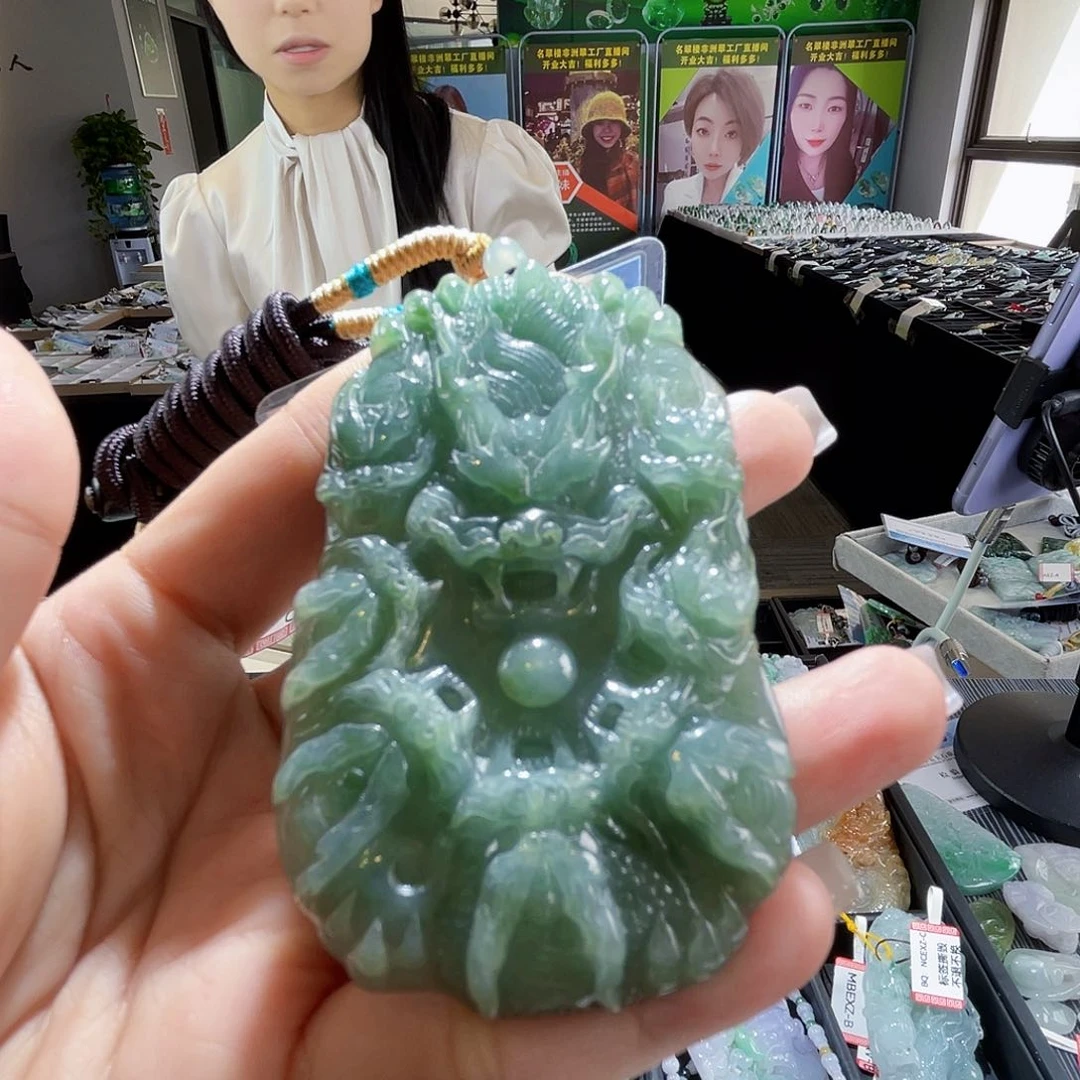 颈饰未镶嵌翡翠一个
