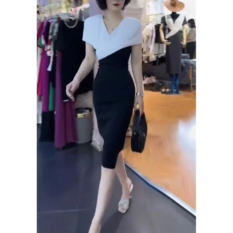 夏季新款洋气修身显瘦连衣裙V领拼色时尚女裙