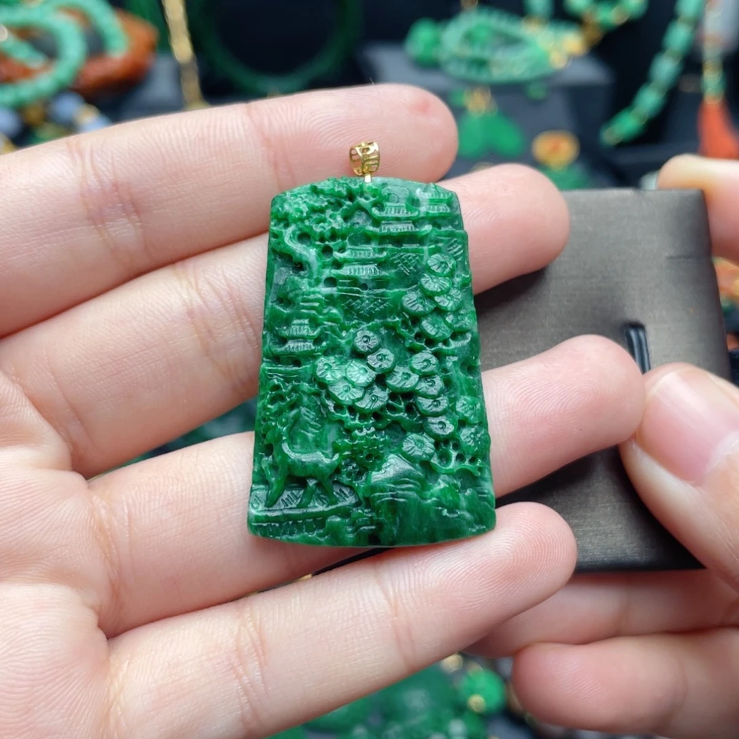 翡翠18K金镶嵌颈饰