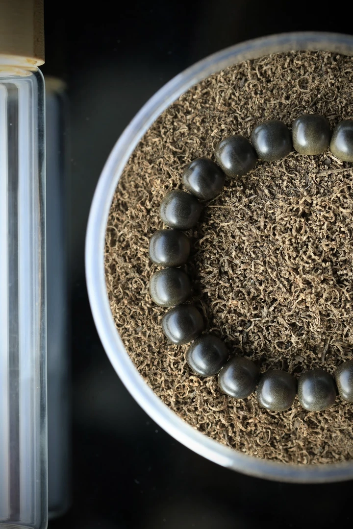 云端系列 9mm 迈索尔正区 土埋料 阴沉横纹浮水 印度老山檀香手串