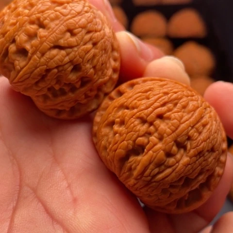 文玩核桃把件秦岭山脉核桃