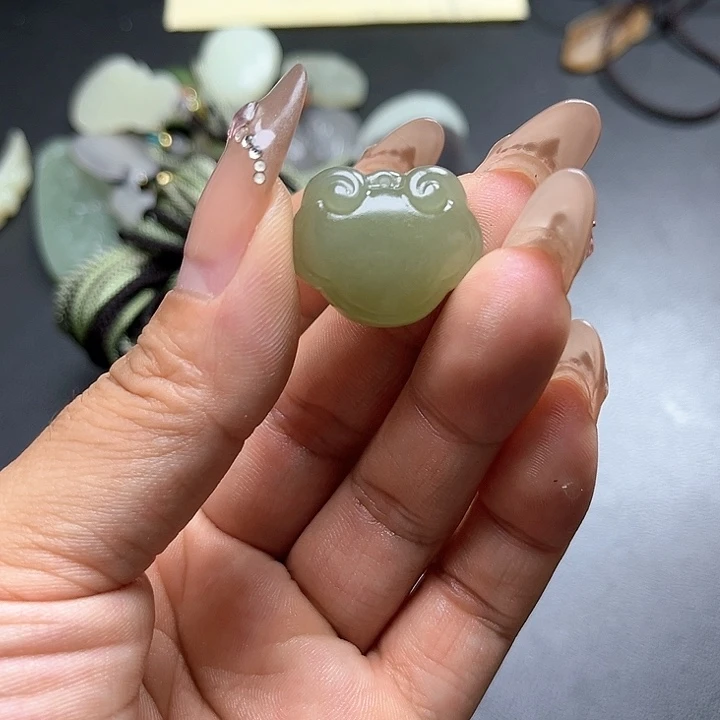 【闪购商品】和田玉未镶嵌颈饰*‍*