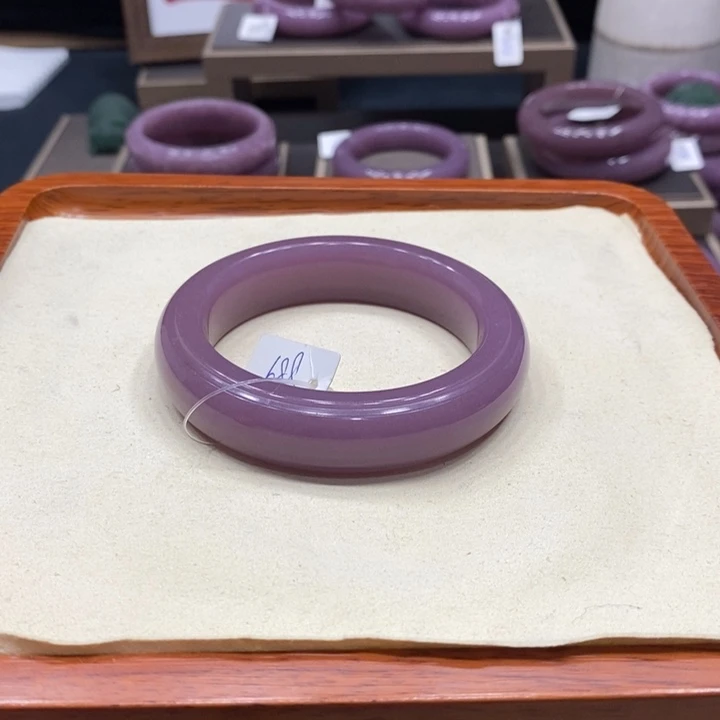 淡***福石英岩玉佘太翠未镶嵌