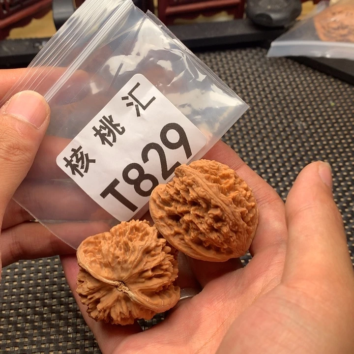 文玩核桃吊坠窝峰顶