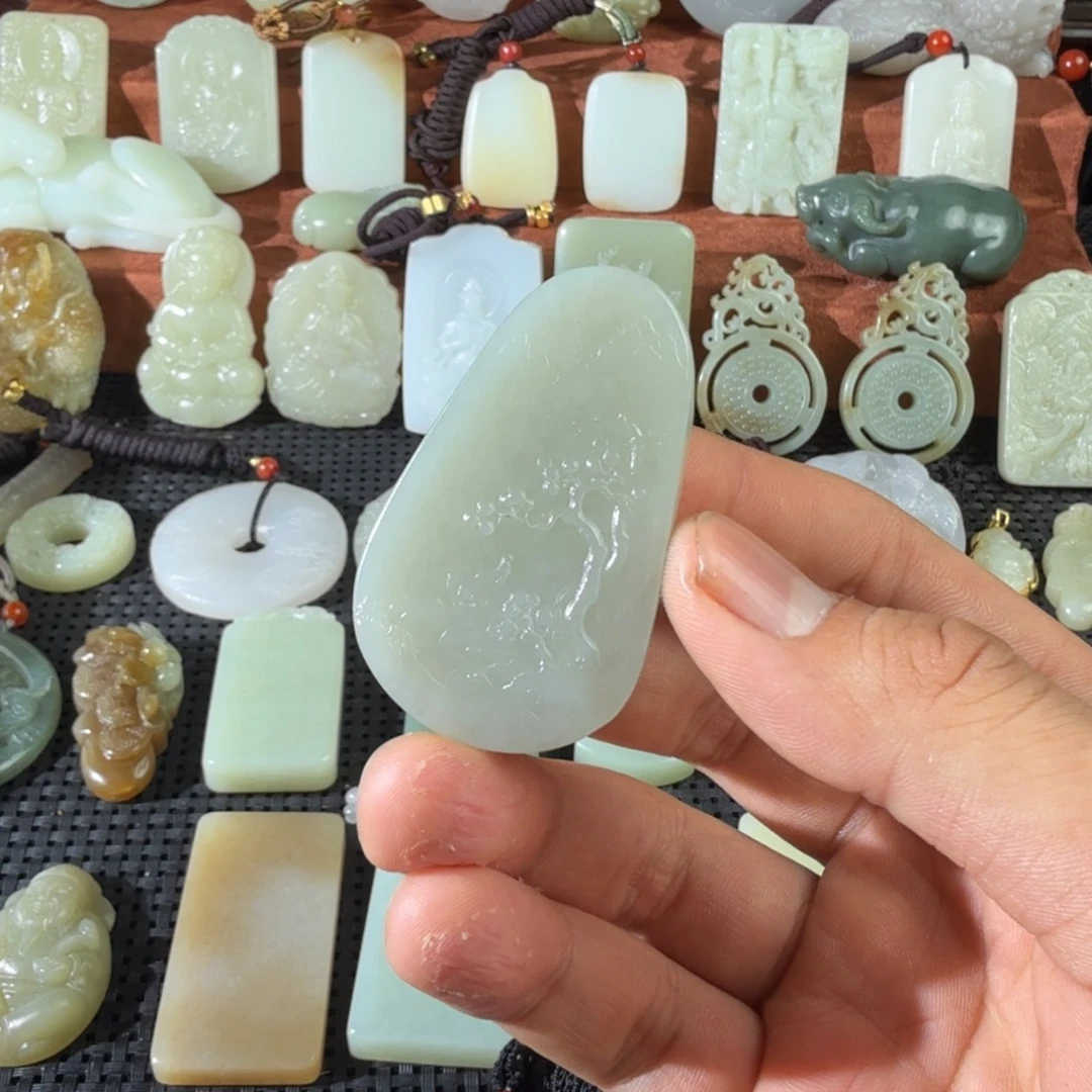 和田玉未镶嵌颈饰