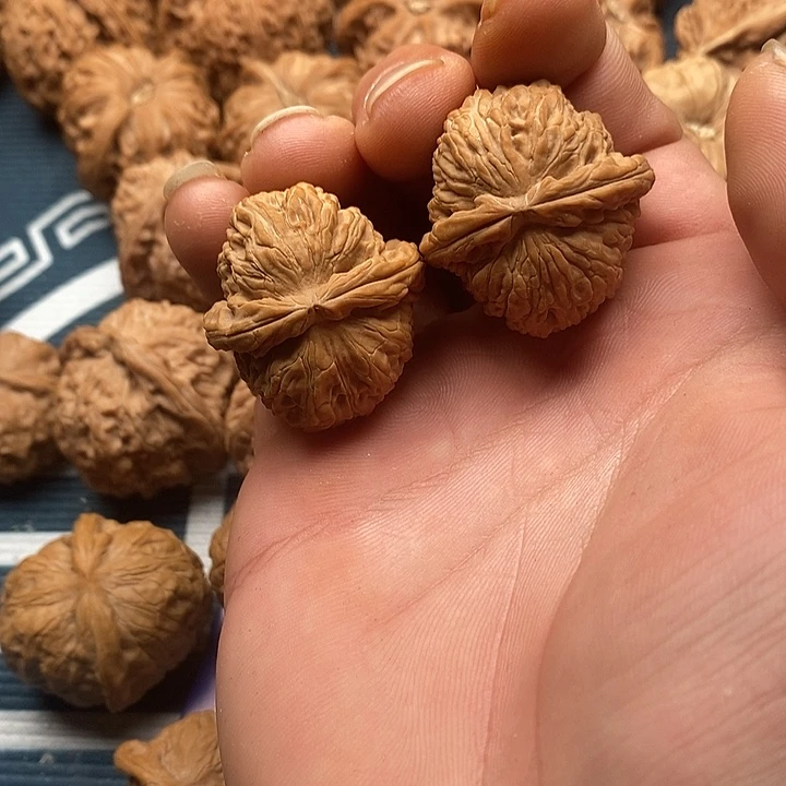 吃***惹吊坠文玩核桃球白