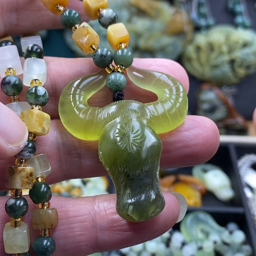 【闪购商品】未镶嵌蛇纹石玉吊坠