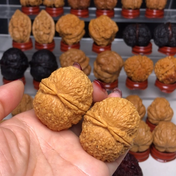 文玩核桃吊坠7麒麟元宝