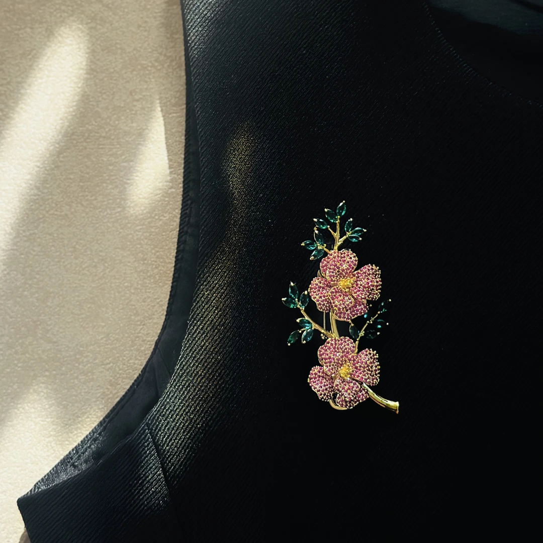 铜合金锆石胸针 两用拆卸胸针饰品粉红色甜美女植物花卉欧美优雅