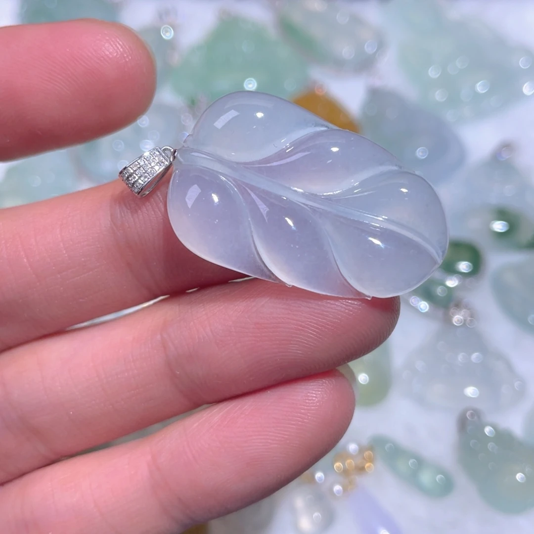 翡翠18K金镶嵌颈饰翡翠