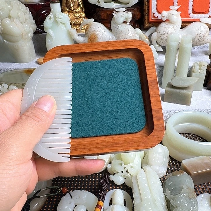 大***王瓷片新号开播瓷盘一件