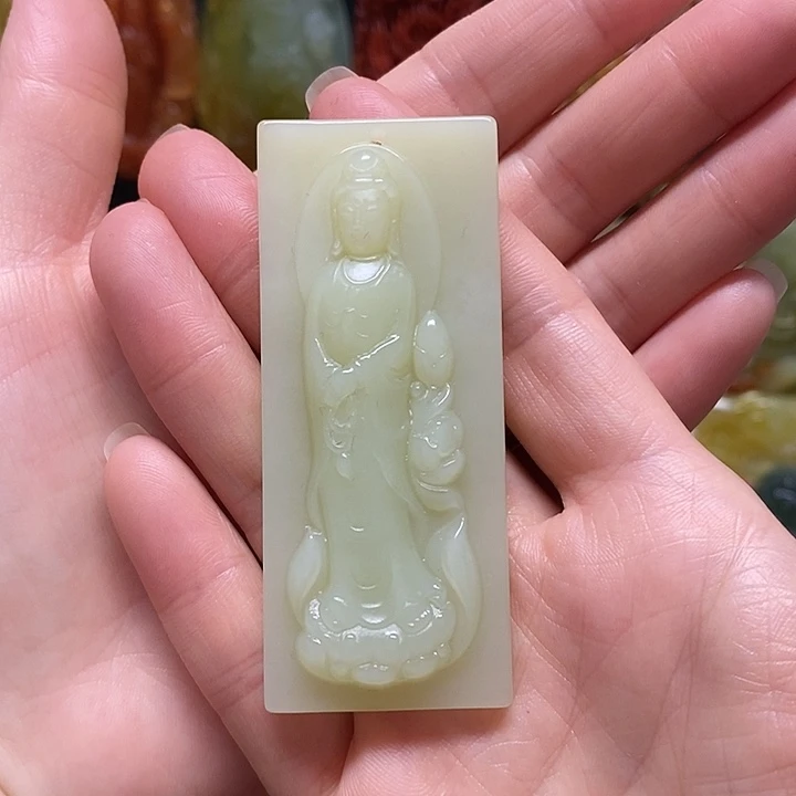 岫玉未镶嵌吊坠(赠链)