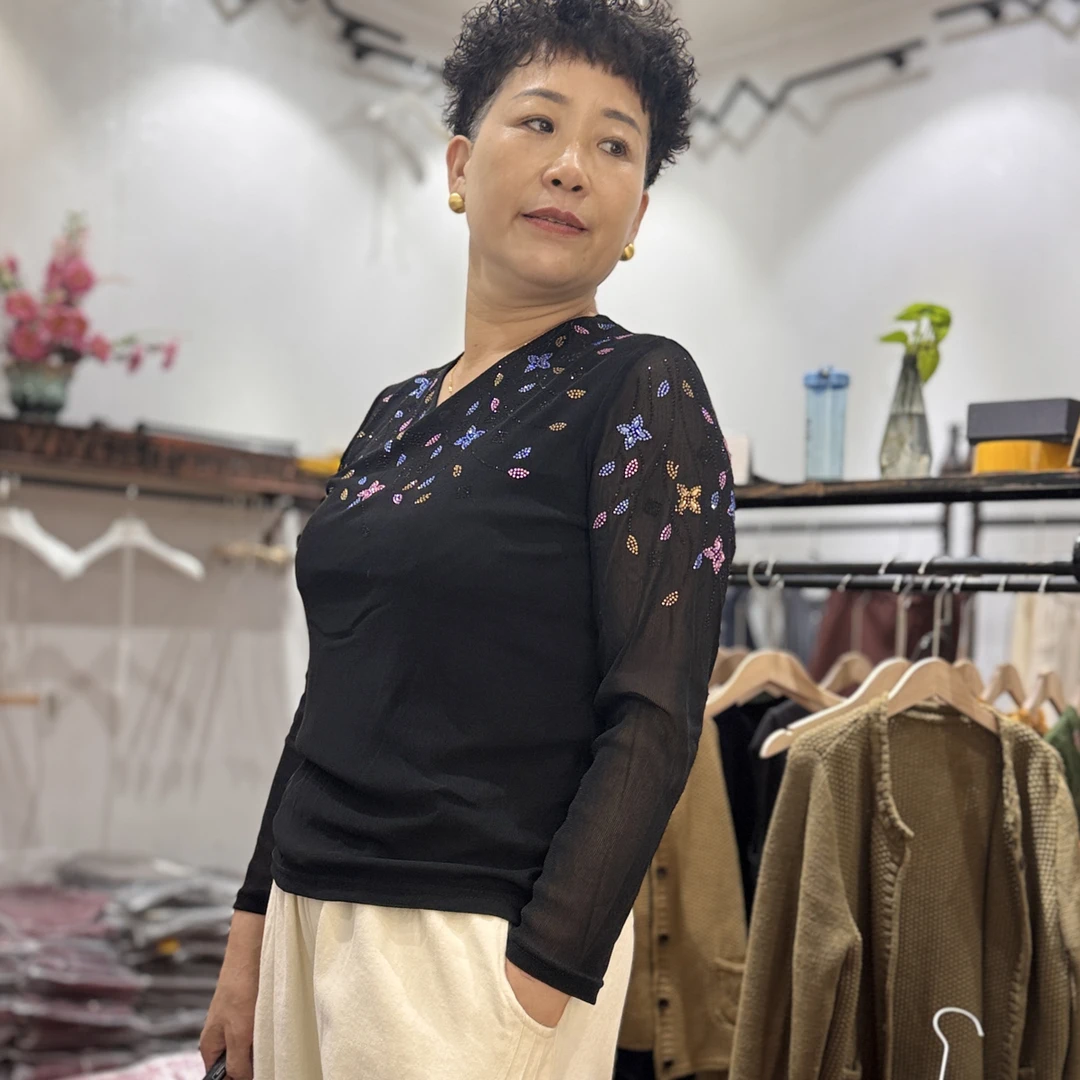 2562 新秋款烫钻时尚百搭 V领镂空袖内套外搭可穿