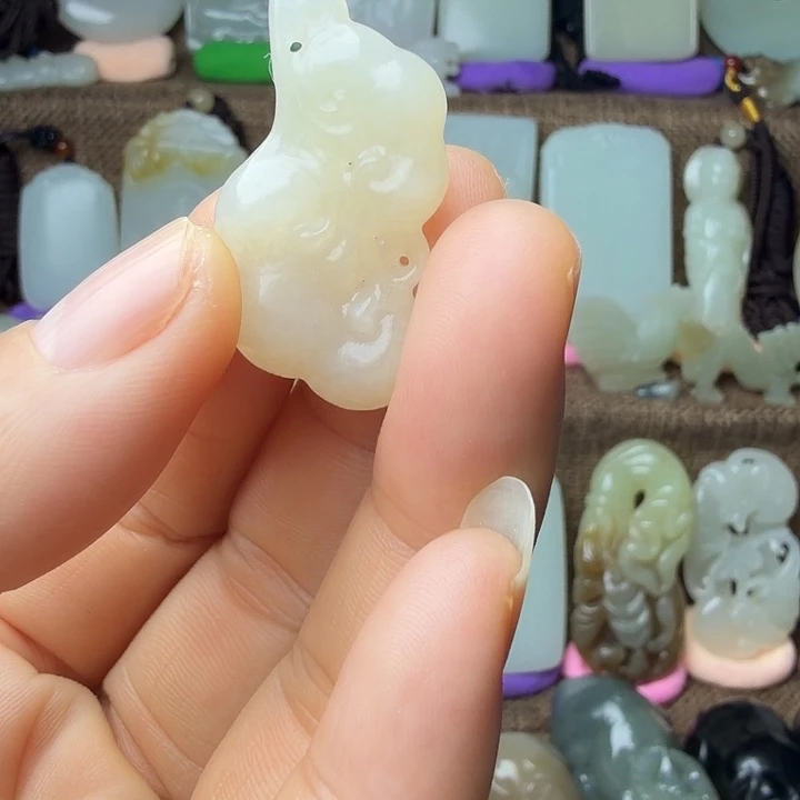 和田玉（糖玉）未镶嵌颈饰