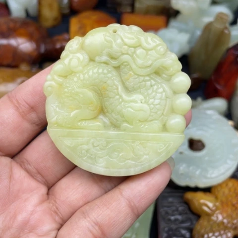 蛇纹石玉未镶嵌颈饰36