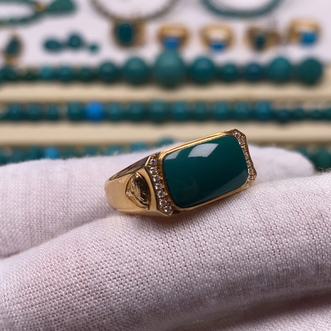 绿松石18K金镶嵌珠宝奇石戒指