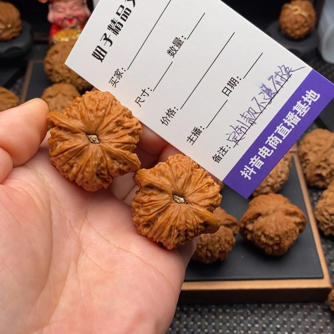 好***呦把件文玩核桃定制血麒麟