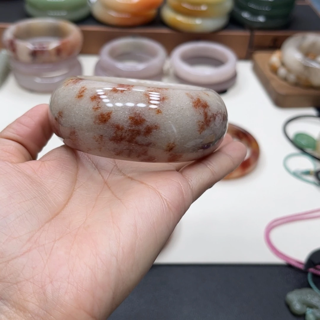 白***鹅未镶嵌石英岩玉珠宝奇石