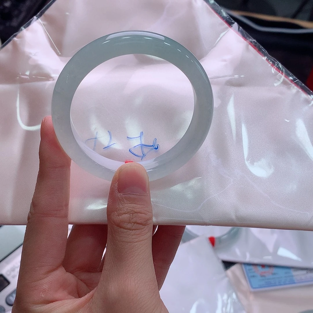 未镶嵌手镯翡翠翡翠