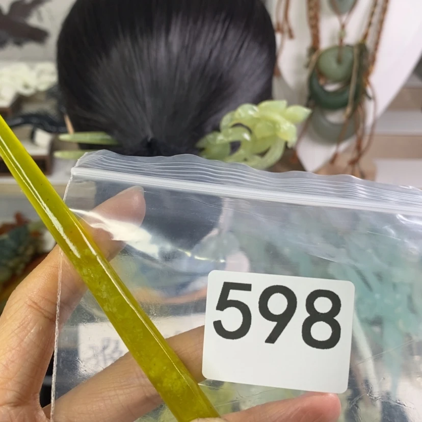 【闪购商品】岫玉颈饰未镶嵌眰*?